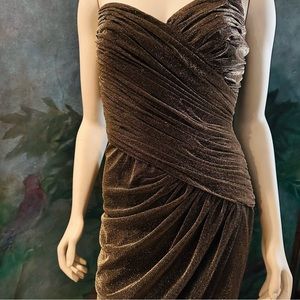 Saks Fifth Avenue size 6 US Bronze Metallic Strapless Evening Gown!